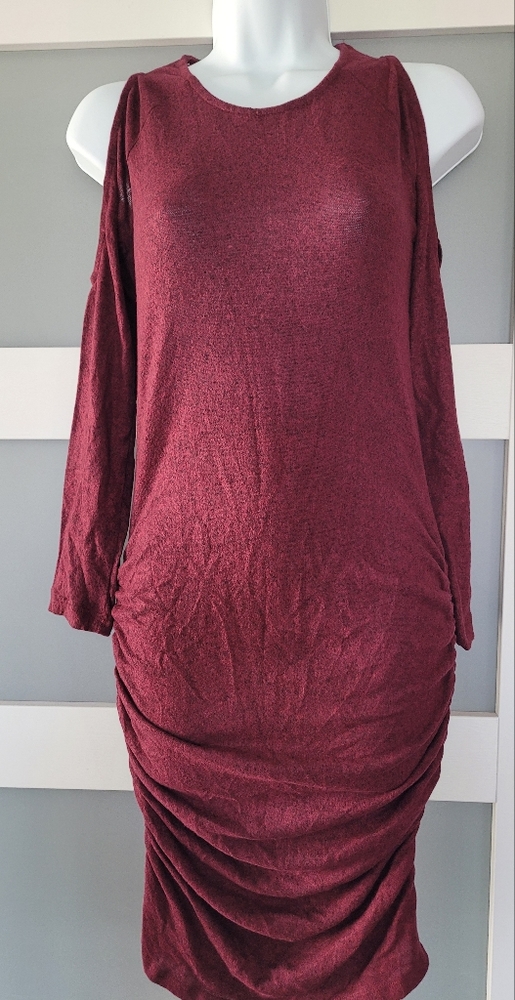 Heart hips dress long sleeve shoulders cold M